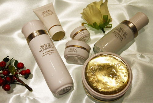 秋季化妝品節(jié)盛典來襲！多重福利搶先鎖定，專屬代金券手慢即無